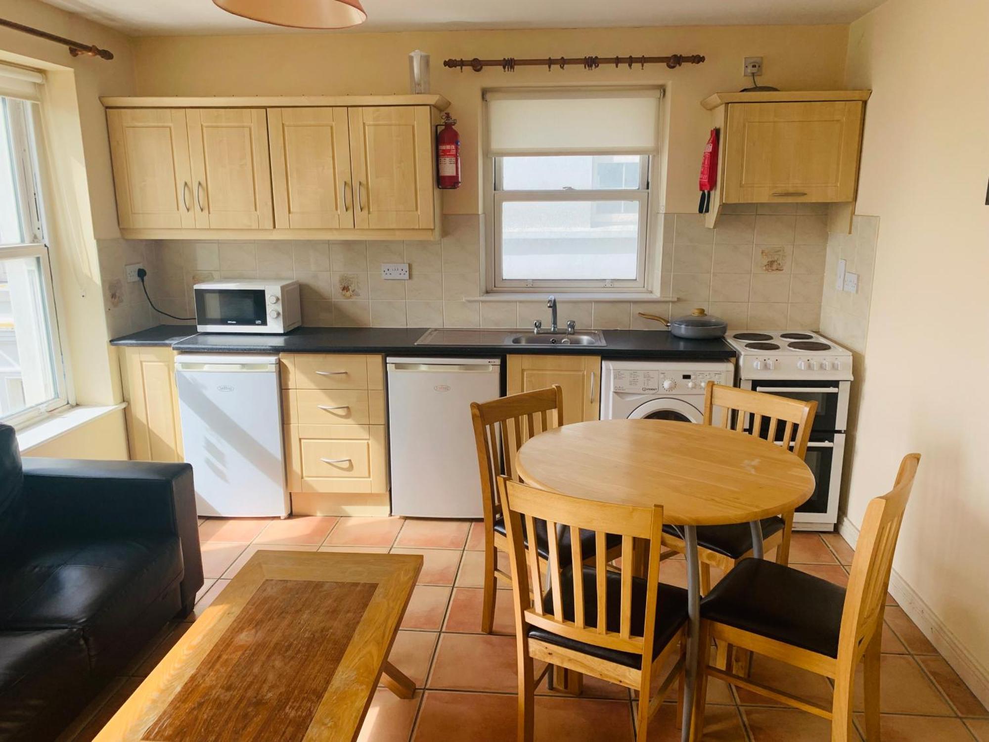 Sea View Flat Cobh Apartment Bagian luar foto